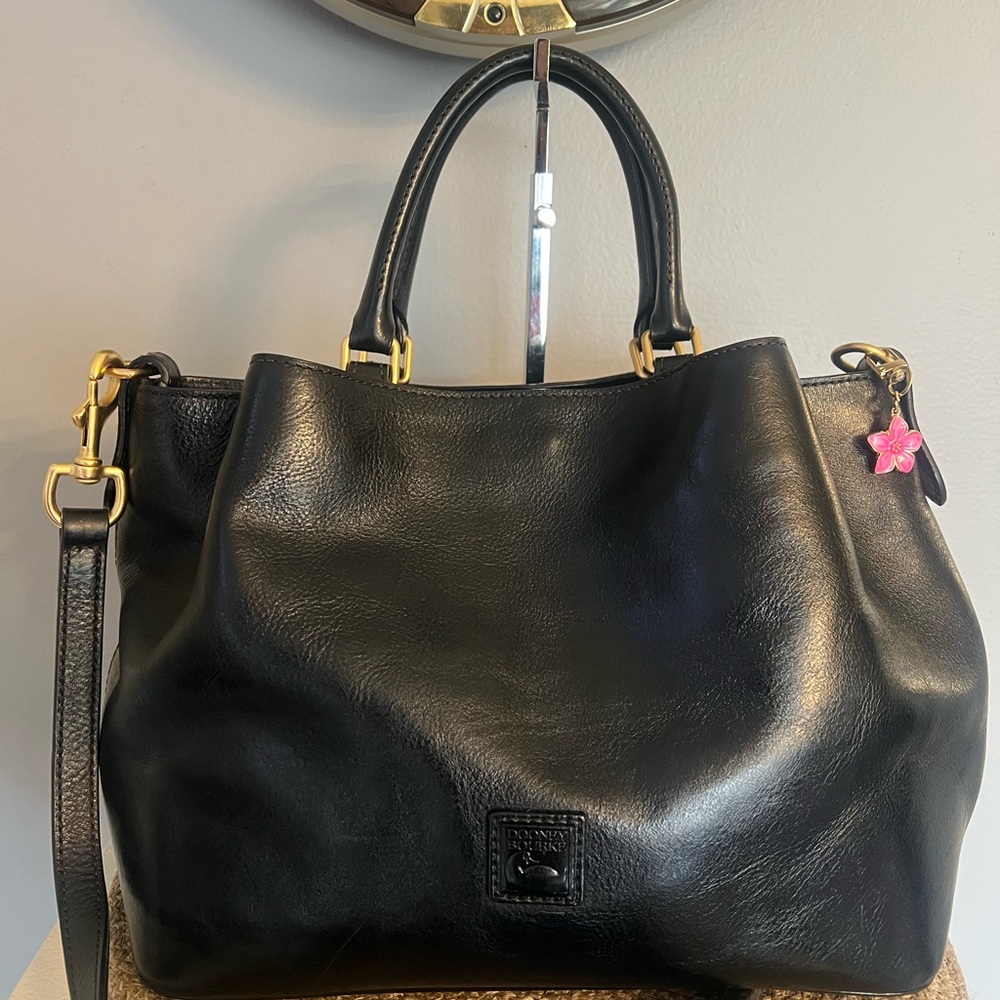 Dooney & Bourke
Women's Black Barlow Leather Satchel - Picture 3 of 7